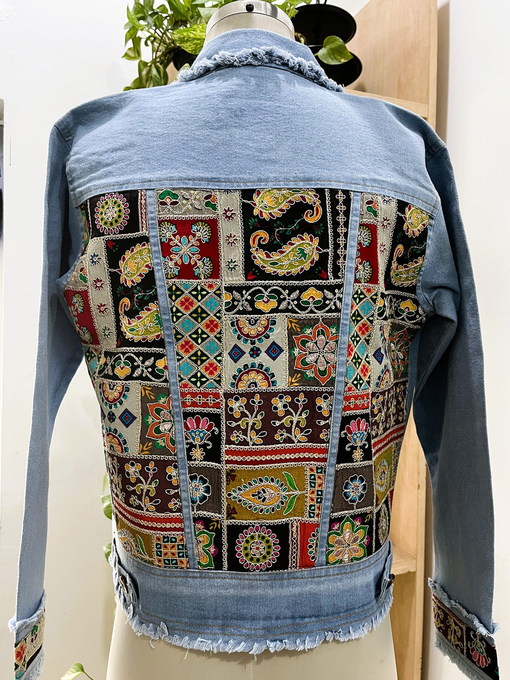 DENIM SHIRT JACKET - SIZE SMALL