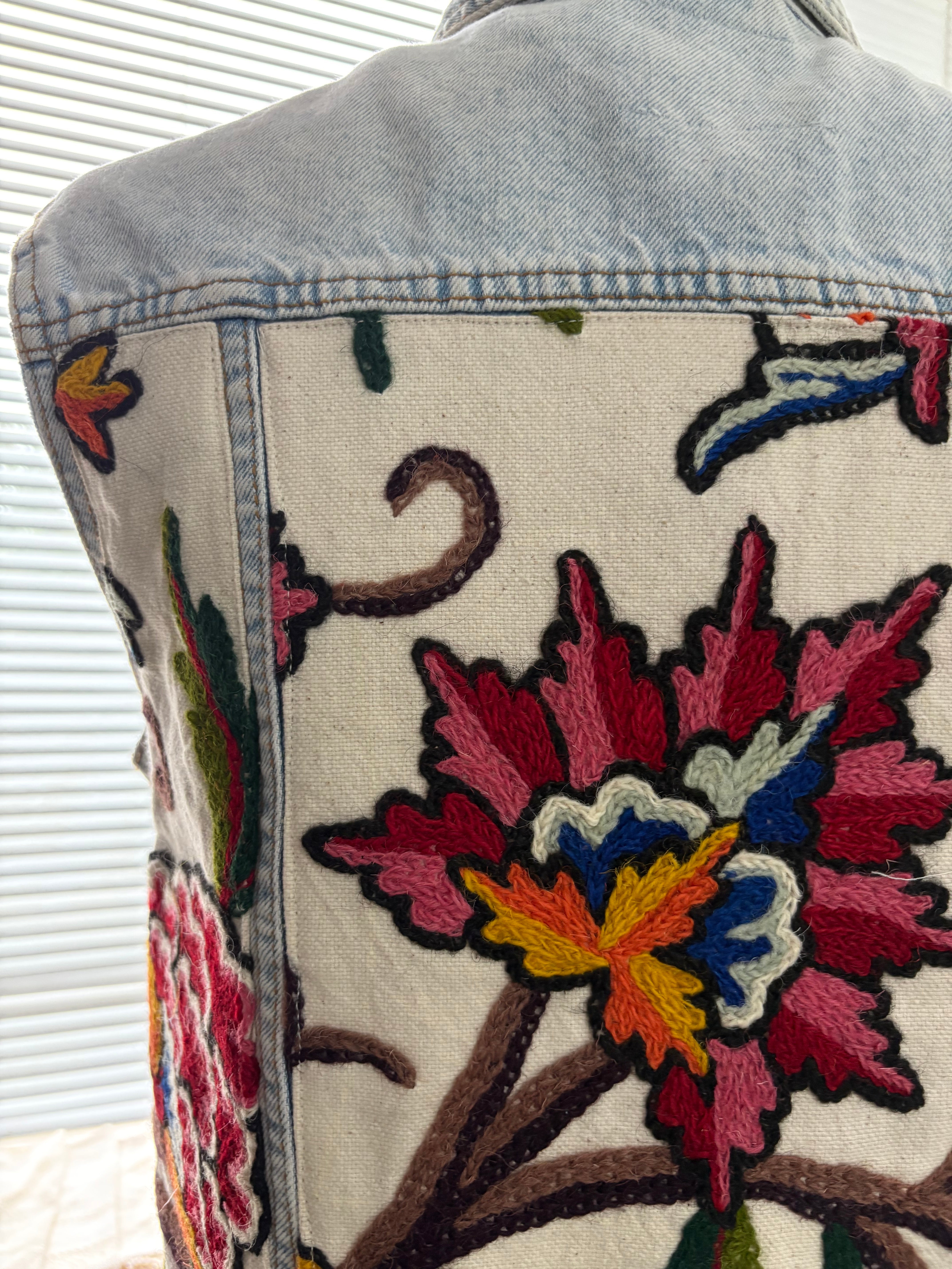 DENIM VEST JACKET - SIZE SMALL