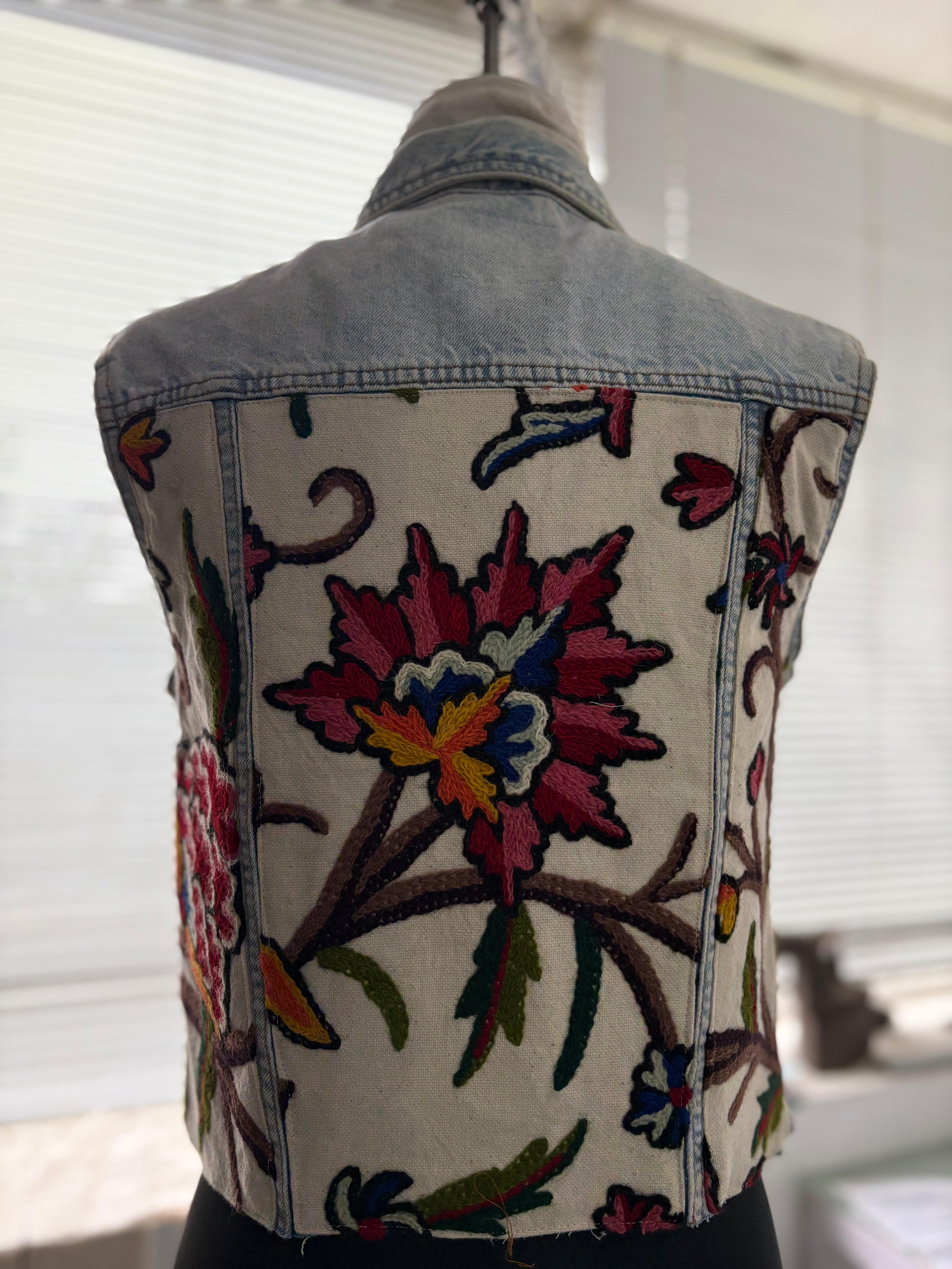 DENIM VEST JACKET - SIZE SMALL