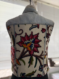 DENIM VEST JACKET - SIZE SMALL