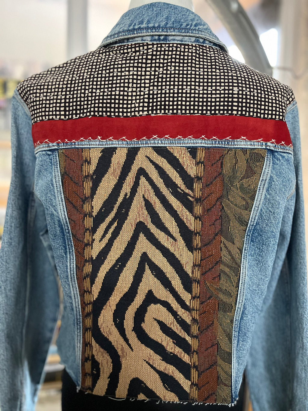 DENIM SHIRT JACKET - SIZE MED - LARGE